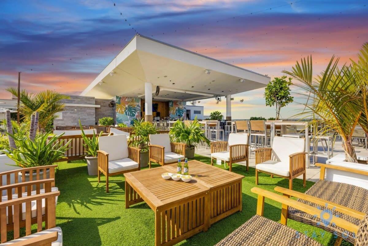 Apartment With Bay View Balcony - Pool - Up To 6 - Gym ฮอลลีวูด ภายนอก รูปภาพ